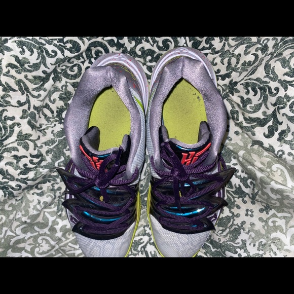 KYRIE MAMBA MENTALITY - Picture 2 of 6